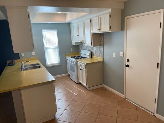 Photo - 1825 Vista Creek Dr