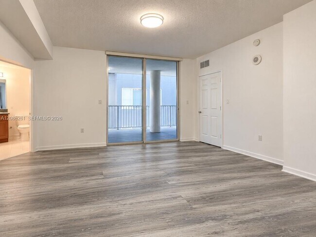 Photo - 115 SW 11th St Unit 704