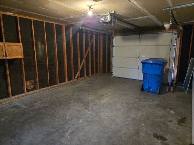 Photo - 728 20th Ave E