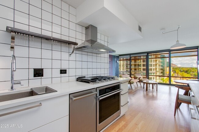 Photo - 4808 N 24th St Unidad 806