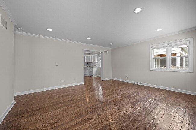 Photo - 1331 N Main St