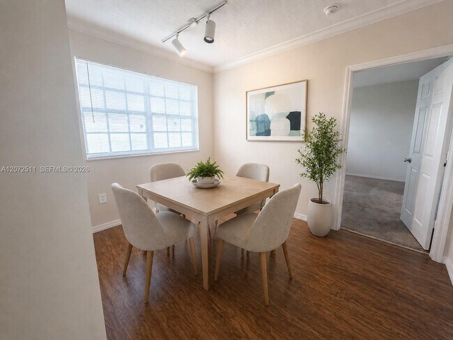 Photo - 11600 SW 2nd St Unidad 18108