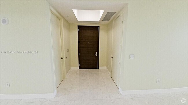 Building Photo - 15901 Collins Ave Unit 2106 Rental