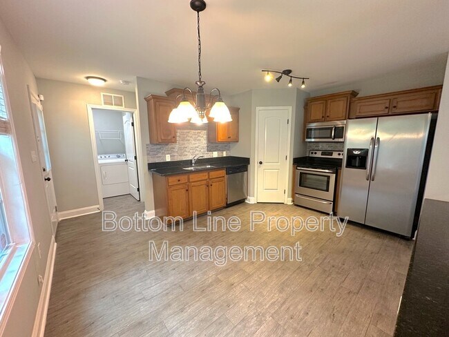 Photo - 468 Barrington Pl NW