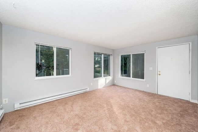 Photo - 1st Month FREE!!! 1 Bedroom minutes away from Downtown! Pets OK!