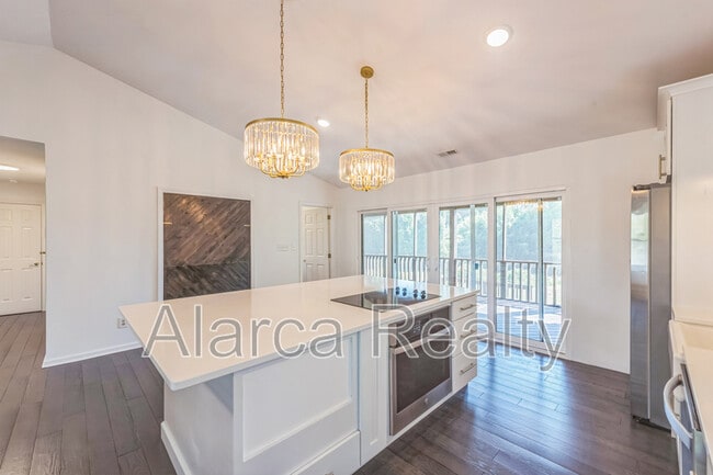 Photo - 43b Court St
