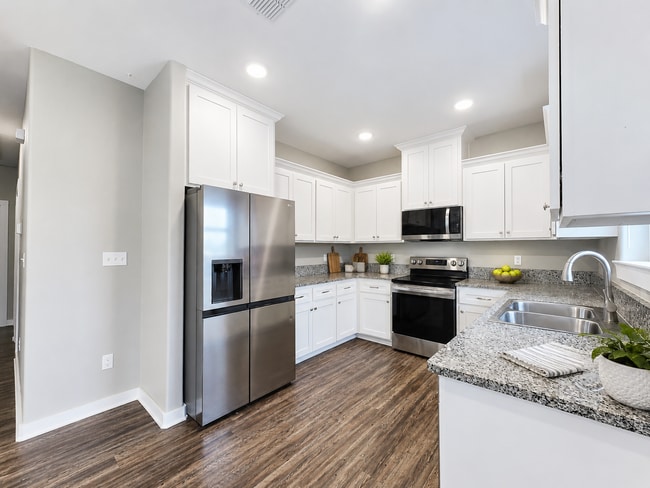 Photo - 440 Chestnut Dr Unit 2