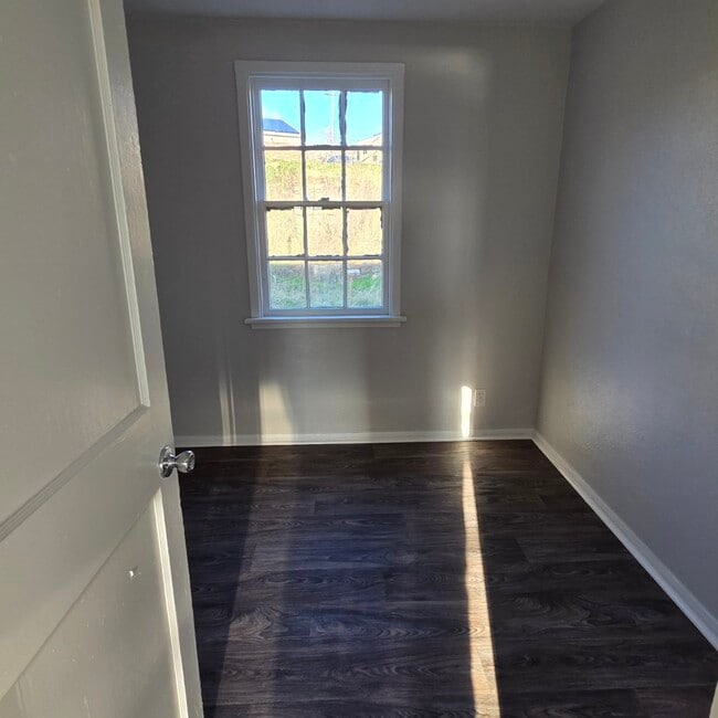 Photo - 1409 NW Carden Ave