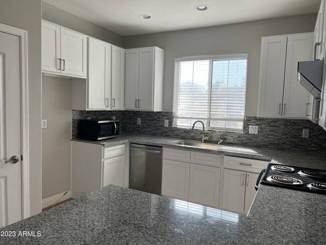 Photo - 1958 E Shannon St