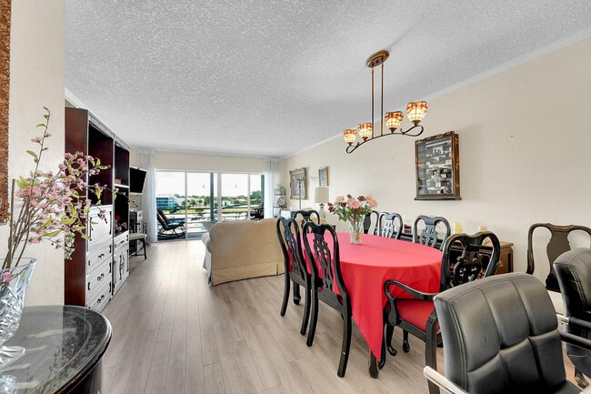 Photo - 29 Yacht Club Dr Unit 504