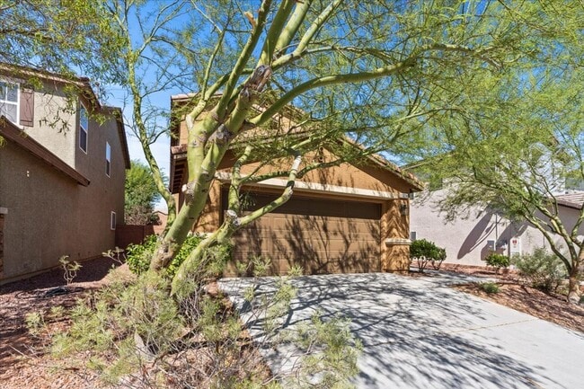 Photo - Spacious 4 Bedroom, 2.5 Bathroom Home for Rent near 215 & North Hualapai