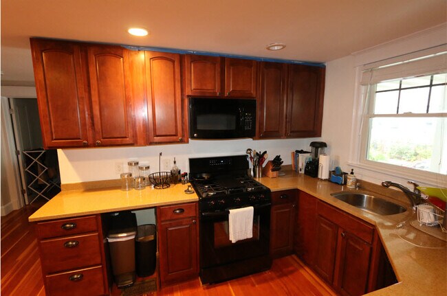 54 Dixon St Unit 1