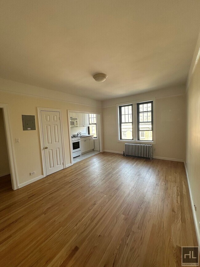 Photo - West 10th Street Unidad 4E