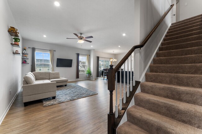 Photo - 5103 Spruce Rd