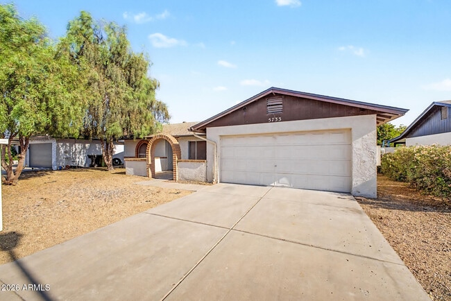 Photo - 5733 W Mescal St