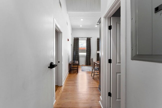 Photo - 10 W Main St Unit 5