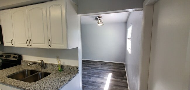 Photo - 3351 Hillsdale Ave Unit B