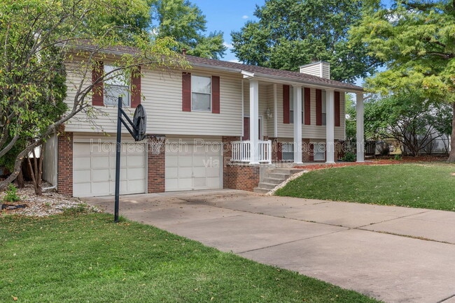 Photo - 33 Pershing Lake Dr