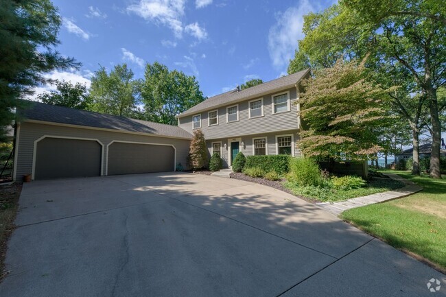 Building Photo - Three Bedroom Home in Stevensville