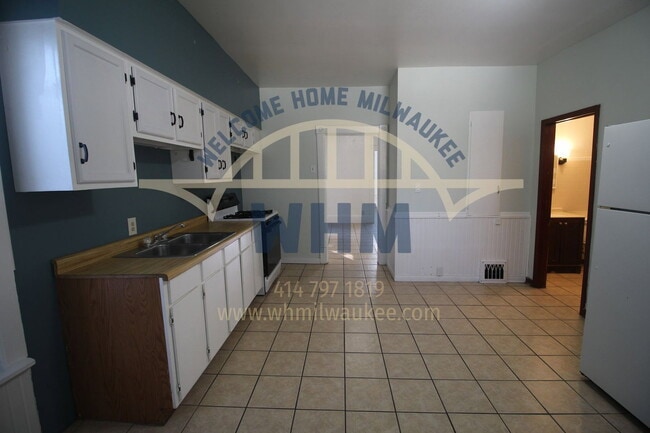 Photo - 1140 N 50th Pl