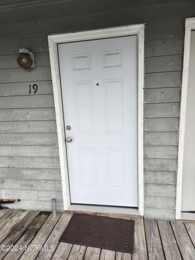 3309 Bridges St Condo Unit A19 Condo for Rent in Morehead City, NC