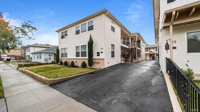 Photo - 107 N 1st St Unidad C