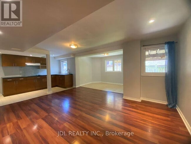 Photo - 179 Leameadow Rd