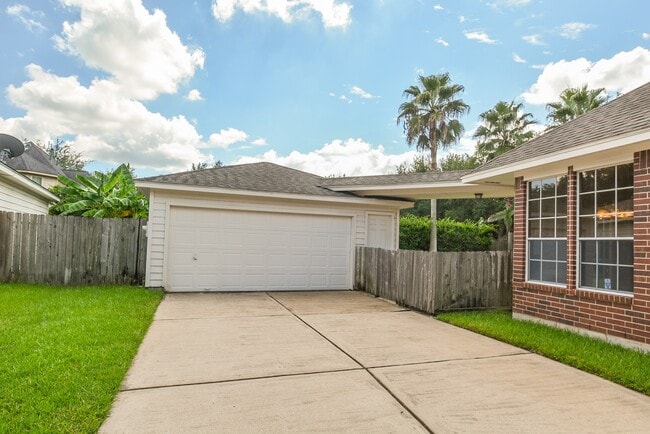 Photo - 17415 Fountainview Cir