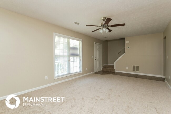 Photo - 616 Hunters Cove Ln