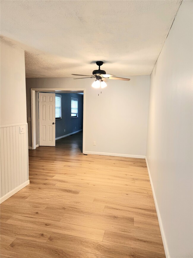 Photo - 809 Bordeaux Ct