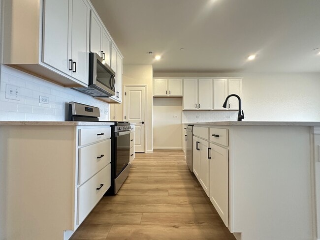 Photo - 5949 Hawkweed Dr