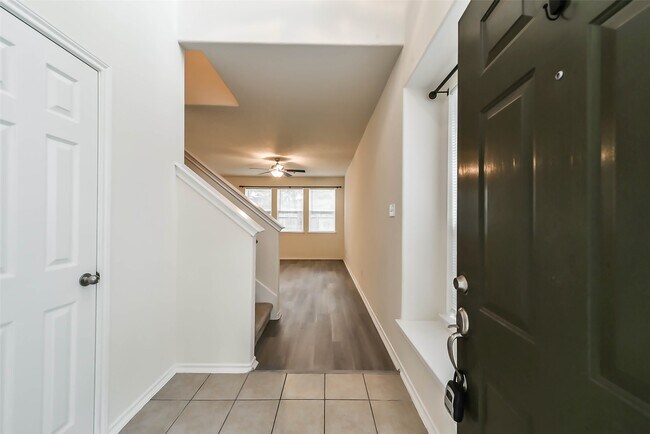 Photo - 246 W Stedhill Loop
