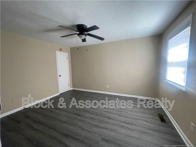 Photo - 4953 Fieldcrest Dr Unit A