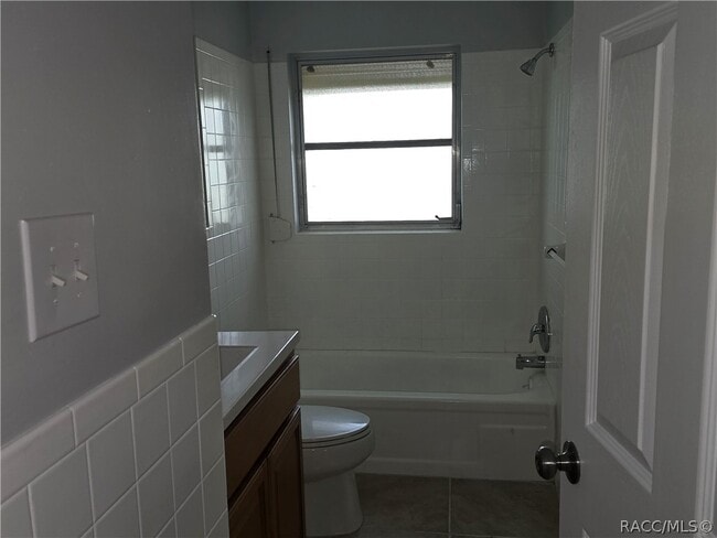 Building Photo - 98 S Adams St