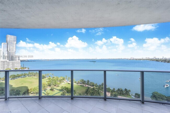 Building Photo - 488 NE 18th St Unit 1615