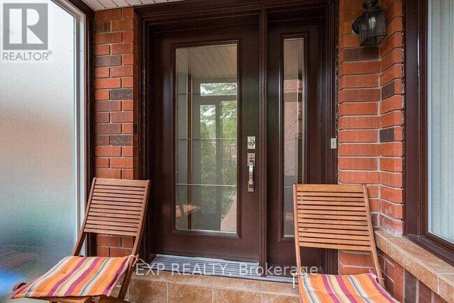 Photo - 32 Cordgrass Crescent