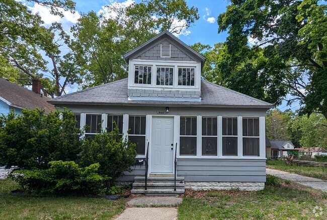 Building Photo - 3133 5th St Rental