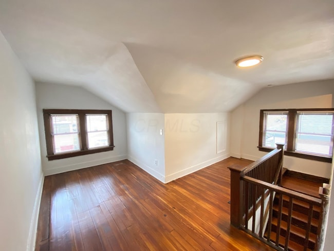 Photo - 295 E 19th Ave