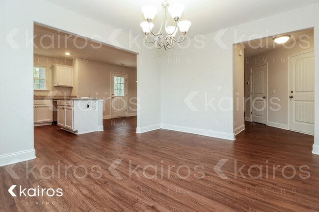 Photo - 229 Western Red Cedar Dr