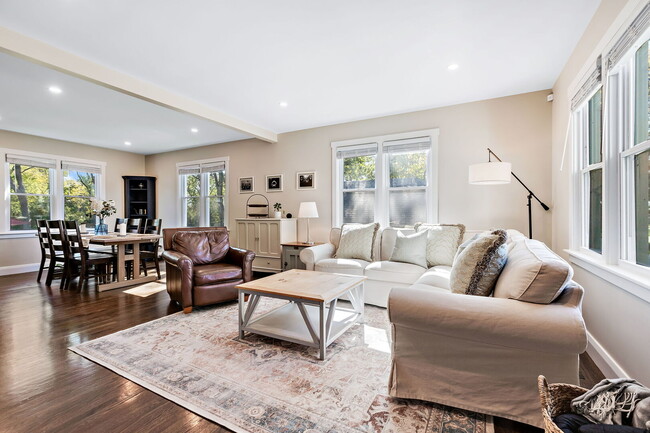 Photo - 639 Cumnor Ave