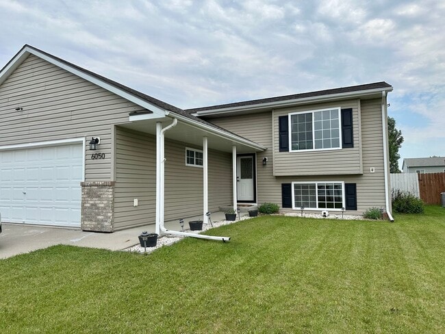 Available Now! - Available Now! Apartment Unit 6050
