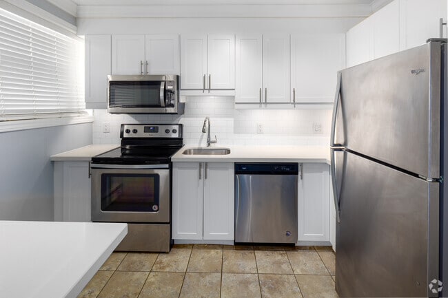 1 BR 1 BA 508 SF