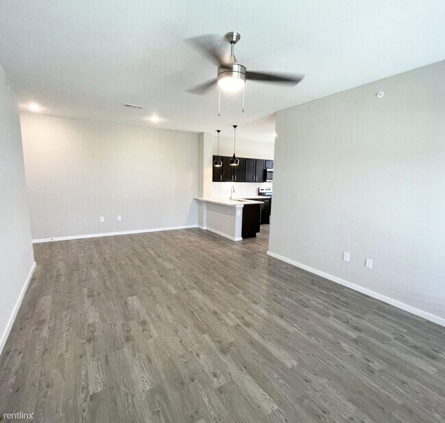 Photo - 1 br, 1 bath Condo - 301 W FM 1187  1 bath