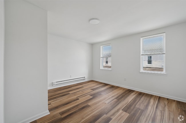 Building Photo - 6154 Glenmore Ave Rental