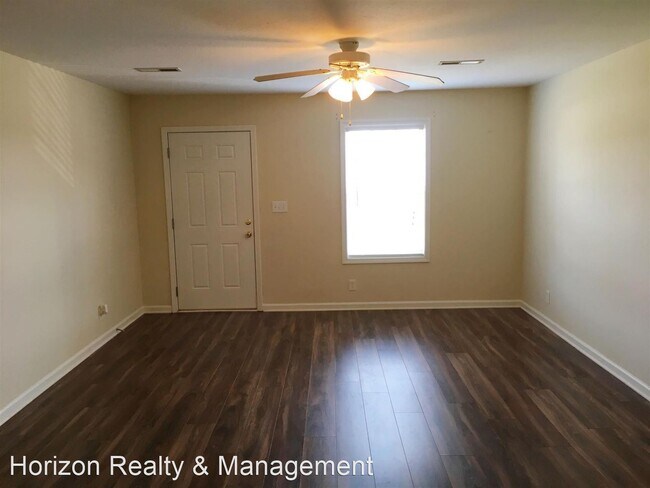 Photo - 2 br, 1 bath House - 512 Luxury Drive #A