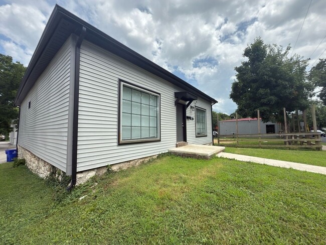 Photo - Four bedroom, two bathroom home near downt...
