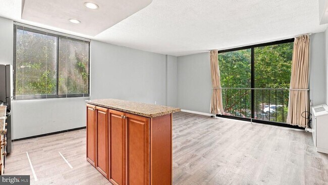Photo - 801 Yale Ave Unidad 104