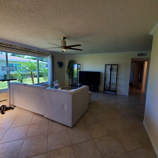 Photo - 202 W High Point Terrace