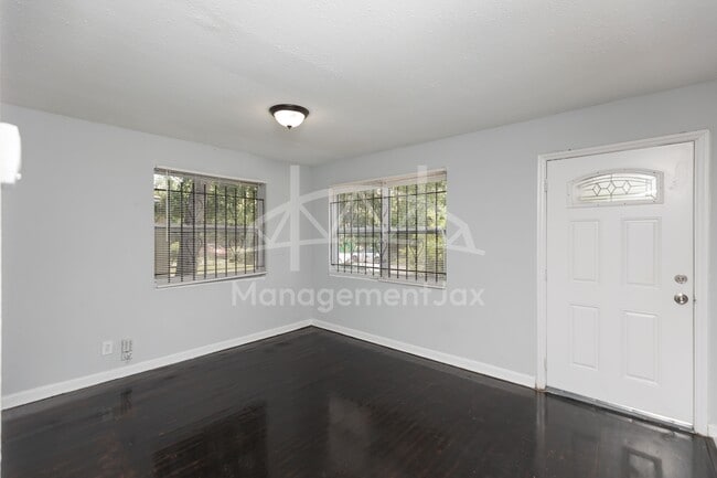 Photo - 1839 W 30th St