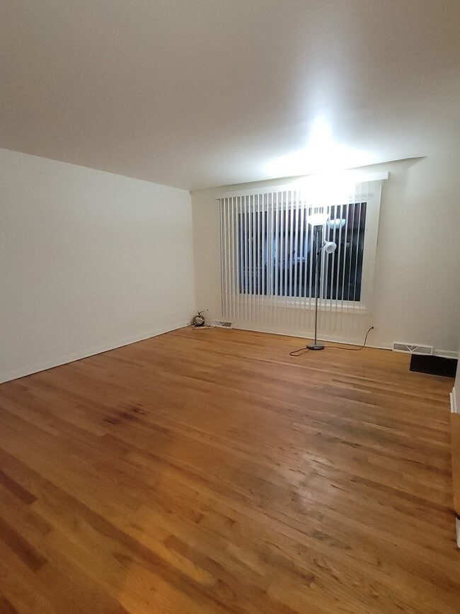 Photo - 4643 Church St